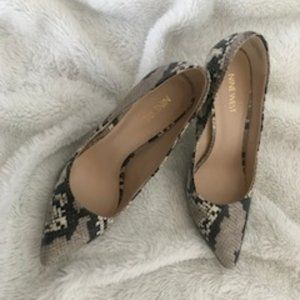 Nine West Snakeskin Pumps 7 1/2 W